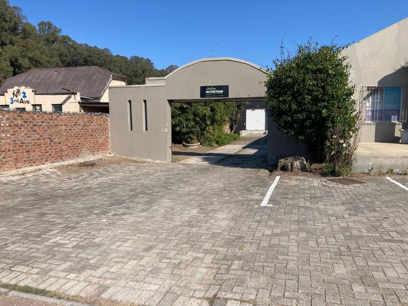 To Let Commercial Property for Rent in Walmer Eastern Cape